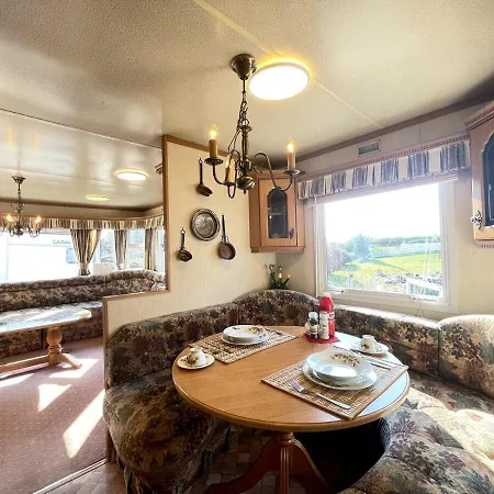 Big And Affordable Minihouse With 4 Bedrooms Feriehus