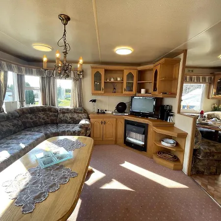Big And Affordable Minihouse With 4 Bedrooms Feriehus