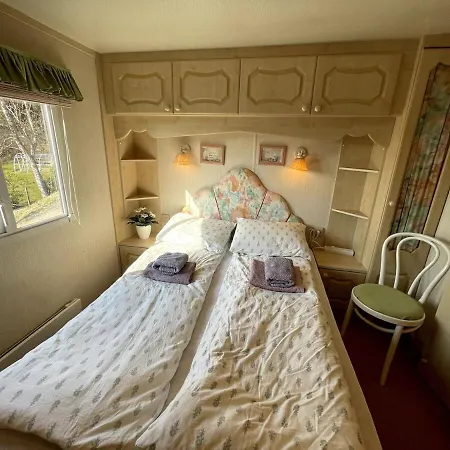 Big And Affordable Minihouse With 4 Bedrooms Feriehus
