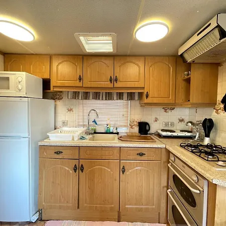 Big And Affordable Minihouse With 4 Bedrooms Feriehus *