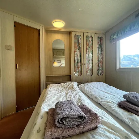 Σπίτι διακοπών Big And Affordable Minihouse With 4 Bedrooms